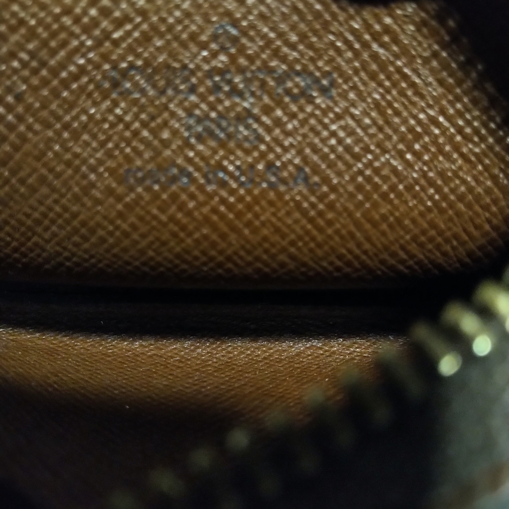 Authentic Louis Vuitton Brown Monogram Coin Purse - Picture 5 of 6